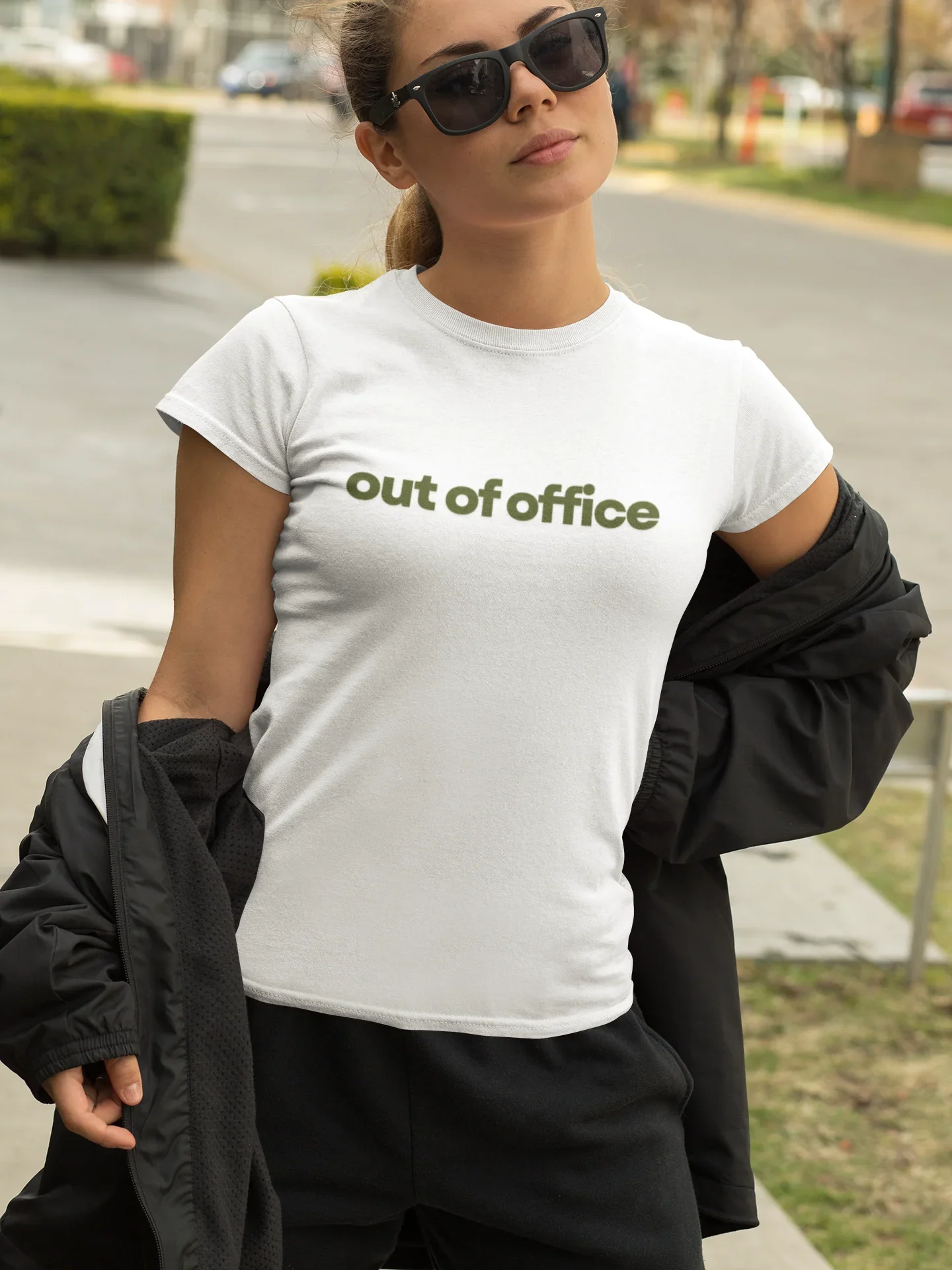Тениска Out of office (дамска)